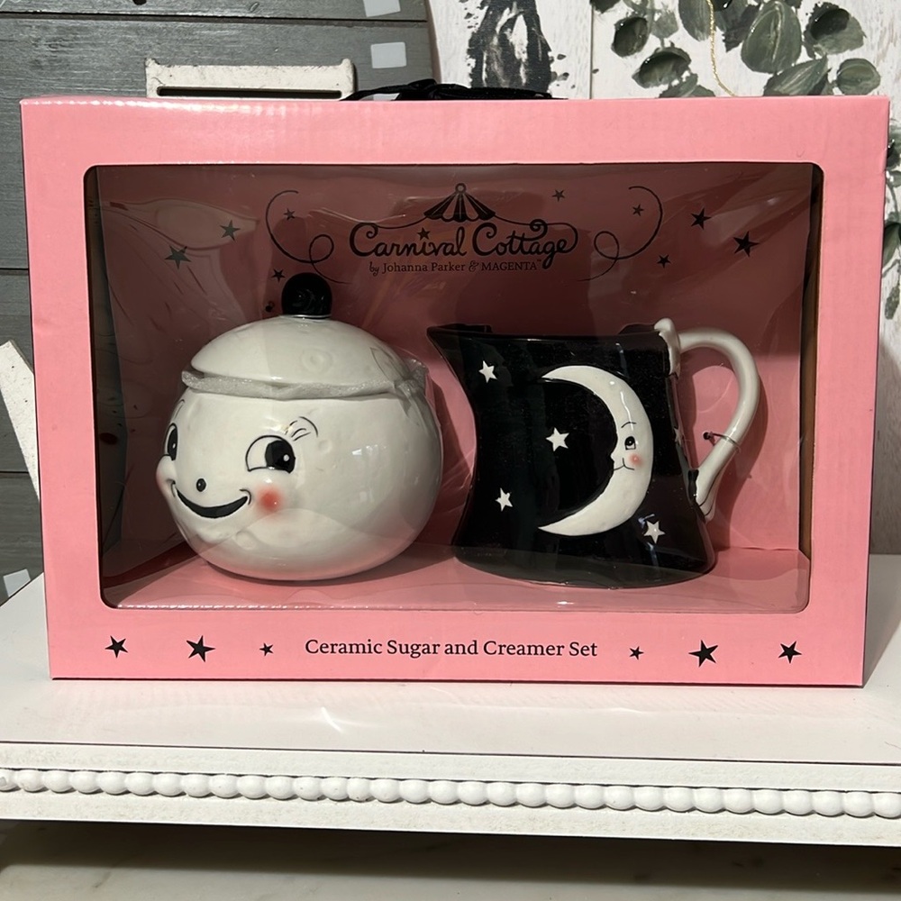 Johanna Parker Carnival Cottage laughing Luna cream & sugar Set hard 2 find NEW